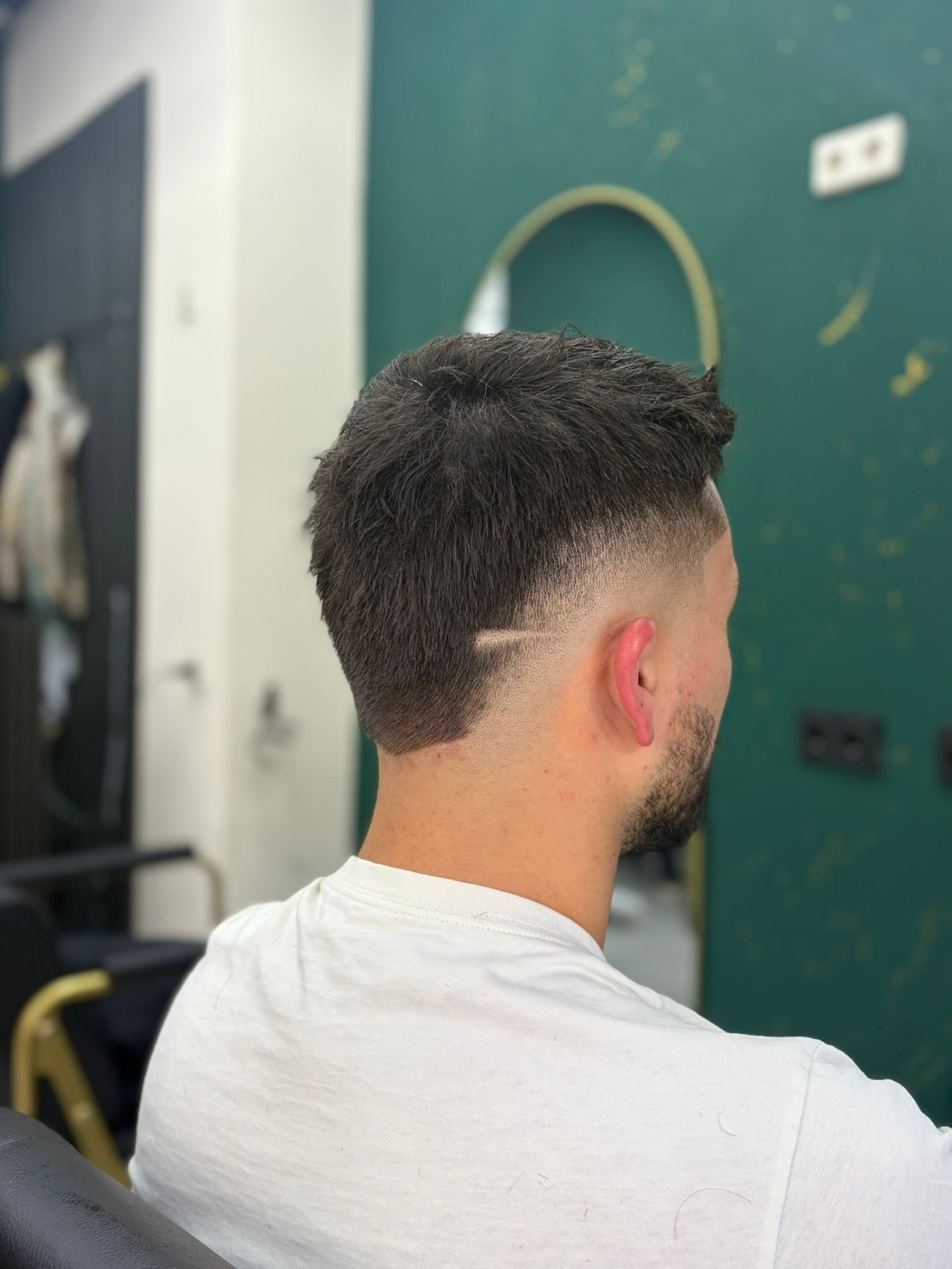 Fade mit Kontur – Männer Haarschnitt Augsburg