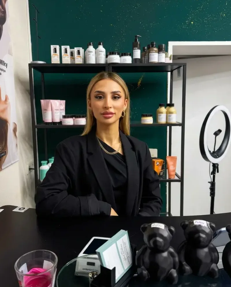 Zeliha – Stylistin bei Hair Deluxe